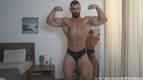 Snapshot of anthony_beau_ chatting on 09.28.25 anthony beau online show from 09.28.25