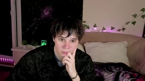 Snapshot of anthonycutie chatting on 04.18.26 Anthony online show from 04.18.26