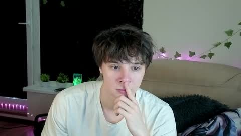 Snapshot of anthonycutie chatting on 04.22.26 Anthony online show from 04.22.26