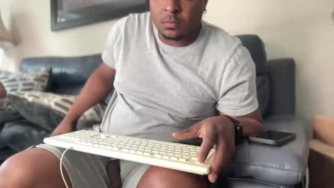 Snapshot of anthonyscreet chatting on 09.28.25 anthonyscreet online show from 09.28.25