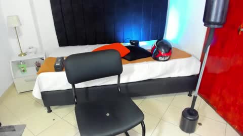 Snapshot of anthoy_wayans chatting on 01.25.25 online show from 01.25.25