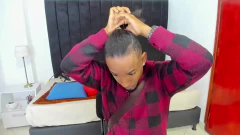 Snapshot of anthoy_wayans chatting on 02.15.25 online show from 02.15.25