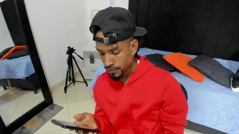 Snapshot of anthoy_wayans chatting on 10.07.25 online show from 10.07.25