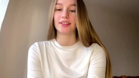 Snapshot of antionettepulgarin chatting on 04.26.26 Viktoria online show from 04.26.26