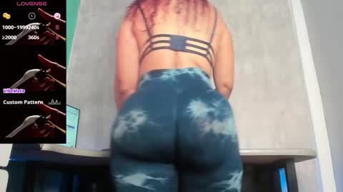 Snapshot of antonela85 chatting on 10.11.25 antonella online show from 10.11.25