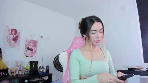 Snapshot of antonella_28_ chatting on 10.16.25 Antonella online show from 10.16.25