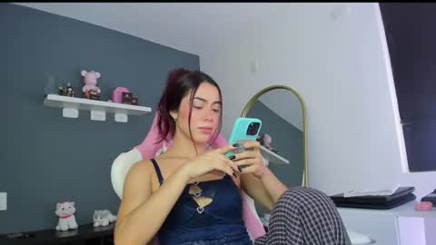 Snapshot of antonella_28_ chatting on 07.16.26 Antonella online show from 07.16.26