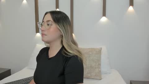 A N T O N E L L A  online show from 01.29.25