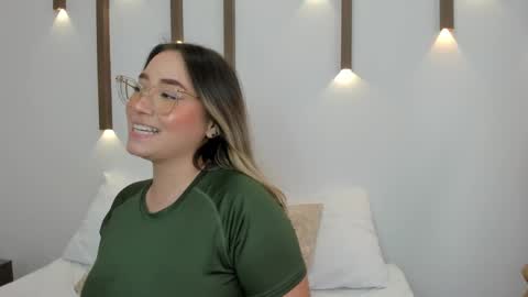 A N T O N E L L A  online show from 01.31.25