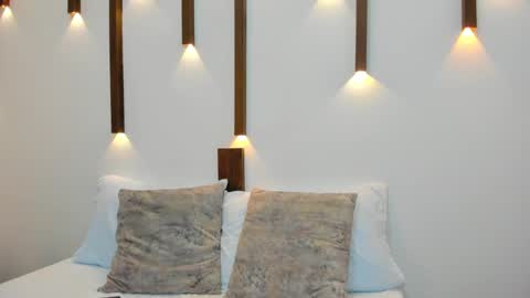 A N T O N E L L A  online show from 02.27.25