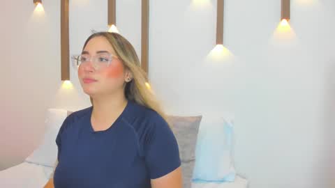 A N T O N E L L A  online show from 03.10.25