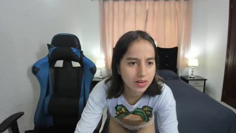 Snapshot of antonella_heinz_ chatting on 12.08.24 Antonella online show from 12.08.24