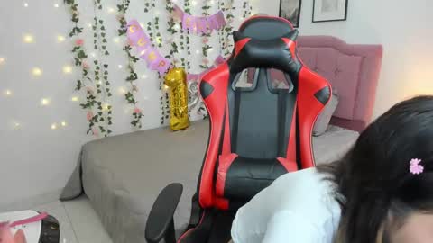 Snapshot of antonella_heinz_ chatting on 12.11.24 Antonella online show from 12.11.24