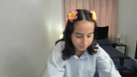 Snapshot of antonella_heinz_ chatting on 09.21.25 Antonella online show from 09.21.25