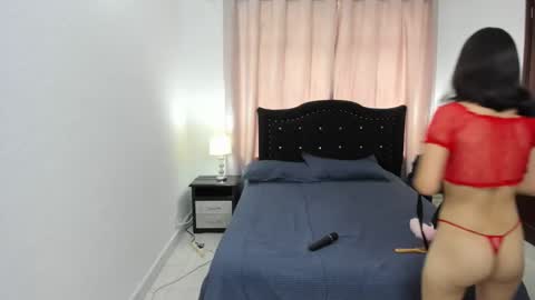 Snapshot of antonella_heinz_ chatting on 12.03.25 Antonella online show from 12.03.25