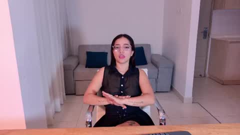 Snapshot of antonellabons chatting on 06.24.26 Antonella online show from 06.24.26