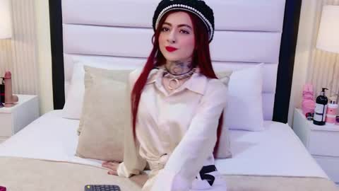 Snapshot of antonellaescudero chatting on 04.15.26 AntonellaEscudero online show from 04.15.26