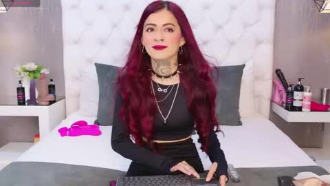 Snapshot of antonellaescudero chatting on 04.24.26 AntonellaEscudero online show from 04.24.26