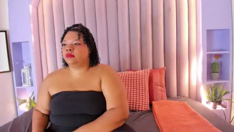 Snapshot of antonellagreyy__ chatting on 10.21.25 ANTONELLA online show from 10.21.25