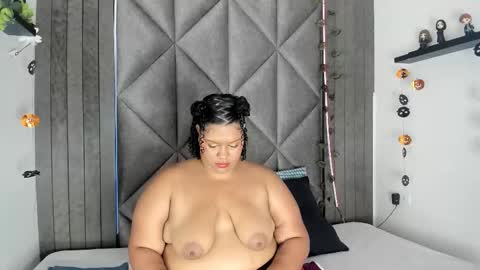 Snapshot of antonellagreyy__ chatting on 10.22.25 ANTONELLA online show from 10.22.25