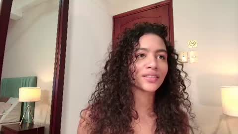 Snapshot of antonellahall_ chatting on 06.18.26 AntonellaHall online show from 06.18.26