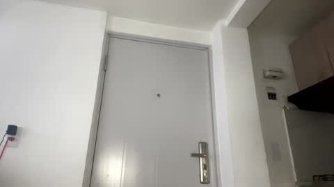 Snapshot of antonellarossii_ chatting on 12.16.24 Antonella online show from 12.16.24