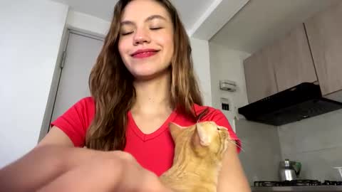 Snapshot of antonellarossii_ chatting on 12.22.24 Antonella online show from 12.22.24