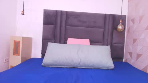 Snapshot of antonellawilde_ chatting on 11.12.25 Antonella online show from 11.12.25