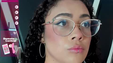 Snapshot of antonellepiercee chatting on 03.01.25 A N T O N E L L E online show from 03.01.25