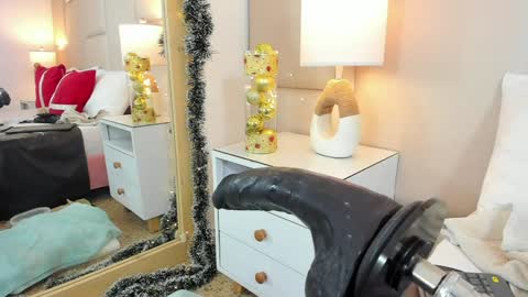 Antonia online show from 01.04.25