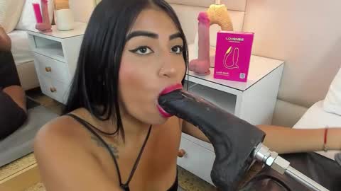 Snapshot of antoniaross chatting on 03.13.26 Antonia online show from 03.13.26