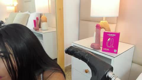 Snapshot of antoniaross chatting on 03.16.26 Antonia online show from 03.16.26