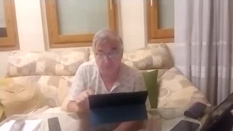 Snapshot of antonio2605 chatting on 10.05.25 Antonio online show from 10.05.25