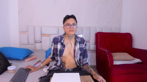 Snapshot of antony_d_ossa chatting on 06.10.26 antony_d_ossa online show from 06.10.26