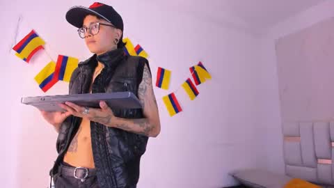 Snapshot of antony_d_ossa chatting on 06.21.26 antony_d_ossa online show from 06.21.26