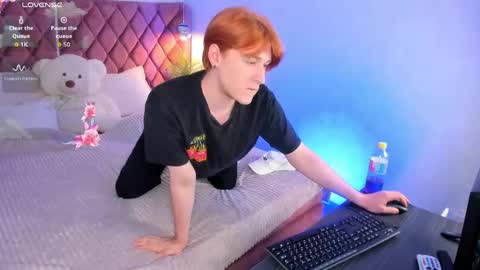 Snapshot of antonylewis chatting on 06.02.26 YummyTony online show from 06.02.26