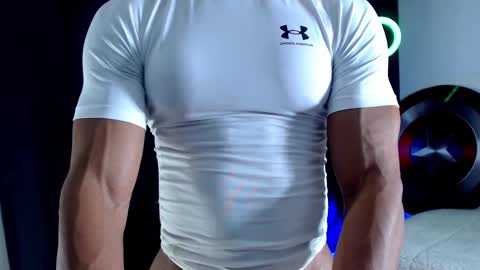 Snapshot of antonywebb94 chatting on 09.17.25 Instagram miguelangel1802 online show from 09.17.25