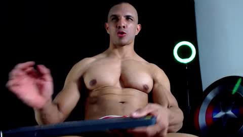 Snapshot of antonywebb94 chatting on 09.25.25 Instagram miguelangel1802 online show from 09.25.25