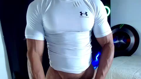 Snapshot of antonywebb94 chatting on 09.29.25 Instagram miguelangel1802 online show from 09.29.25