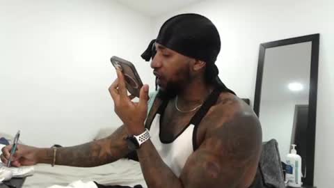 Snapshot of antwanblack11 chatting on 10.17.25 antwanblack11 online show from 10.17.25