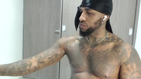 Snapshot of antwanblack11 chatting on 11.12.25 antwanblack11 online show from 11.12.25