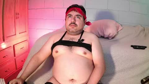 Snapshot of anuarfox chatting on 09.26.25 AnuarFox online show from 09.26.25