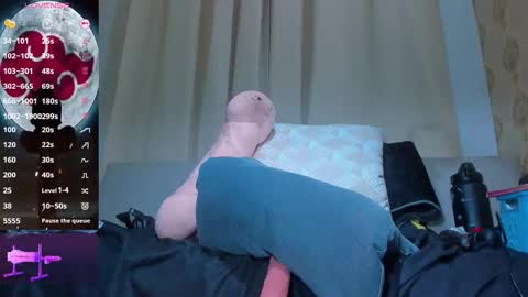 Snapshot of anya_weisz chatting on 10.18.25 Camila online show from 10.18.25