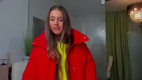 Snapshot of anyarayne chatting on 02.04.25 Anya online show from 02.04.25