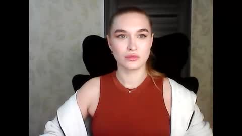 Snapshot of anyasmack chatting on 11.26.25 AnyaSmack online show from 11.26.25