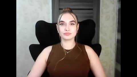 Snapshot of anyasmack chatting on 12.13.25 AnyaSmack online show from 12.13.25