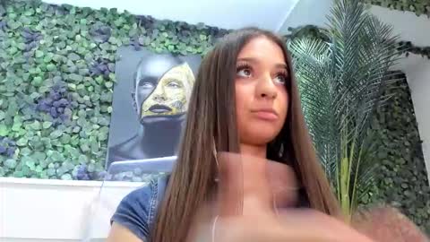 Snapshot of anyssia_ chatting on 09.10.25 Anyssia online show from 09.10.25