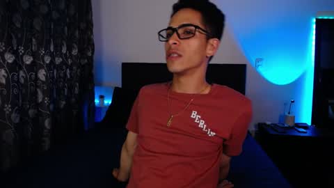 Snapshot of aodaboyy chatting on 01.12.25 aodaboy online show from 01.12.25