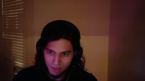 Snapshot of apachewithawebcam chatting on 11.05.25 ApacheWithWebcam online show from 11.05.25