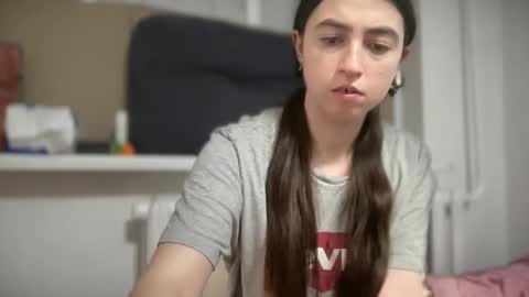 Snapshot of aphr0dite22 chatting on 03.25.26 aphr0dite22 online show from 03.25.26